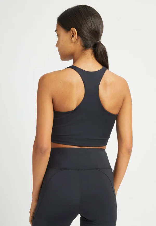 Flattering Cropped Racerback, -Röhnisch Store