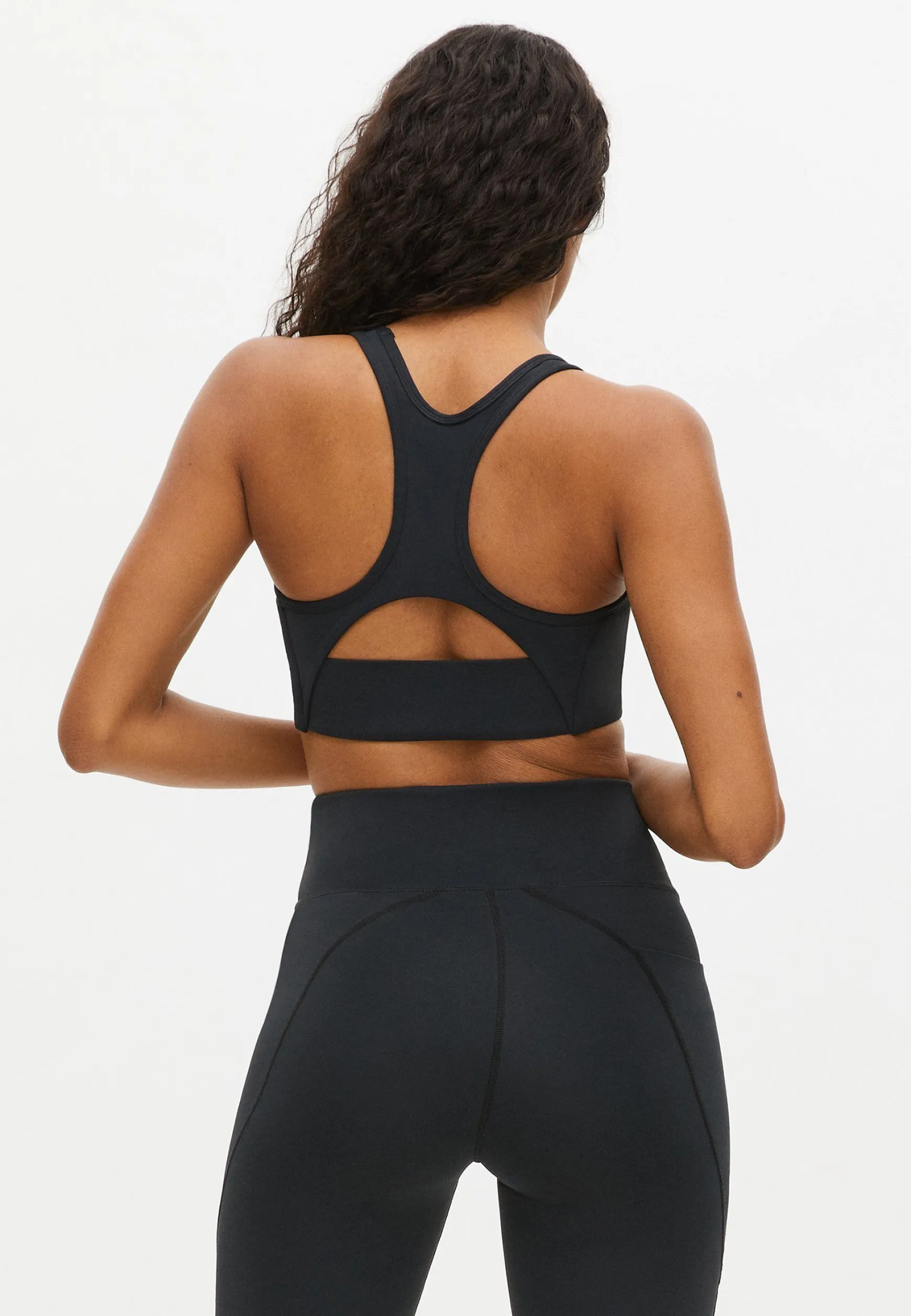 flattering_sportsbra_blac_4.webp Flattering Sportsbra, -Röhnisch Hot