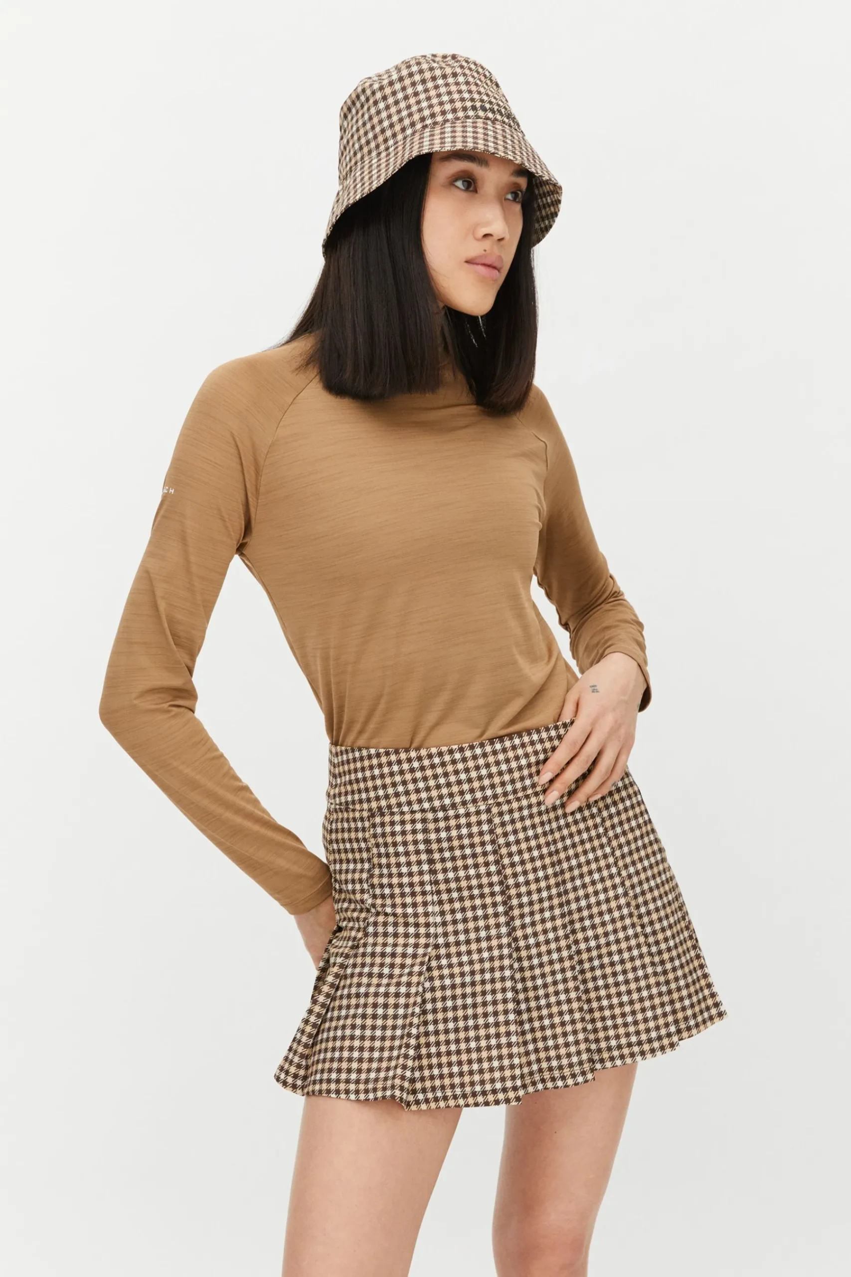 hailey_polo_nougat_3.webp Hailey Polo, -Röhnisch Hot