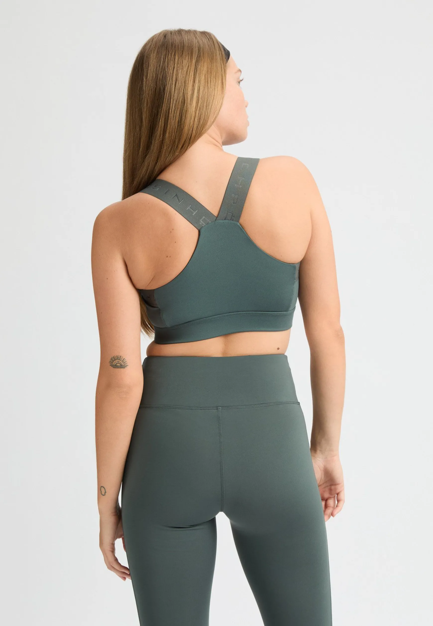 kay_sports_bra_urban_chic_0.webp Kay Sports Bra, -Röhnisch Hot