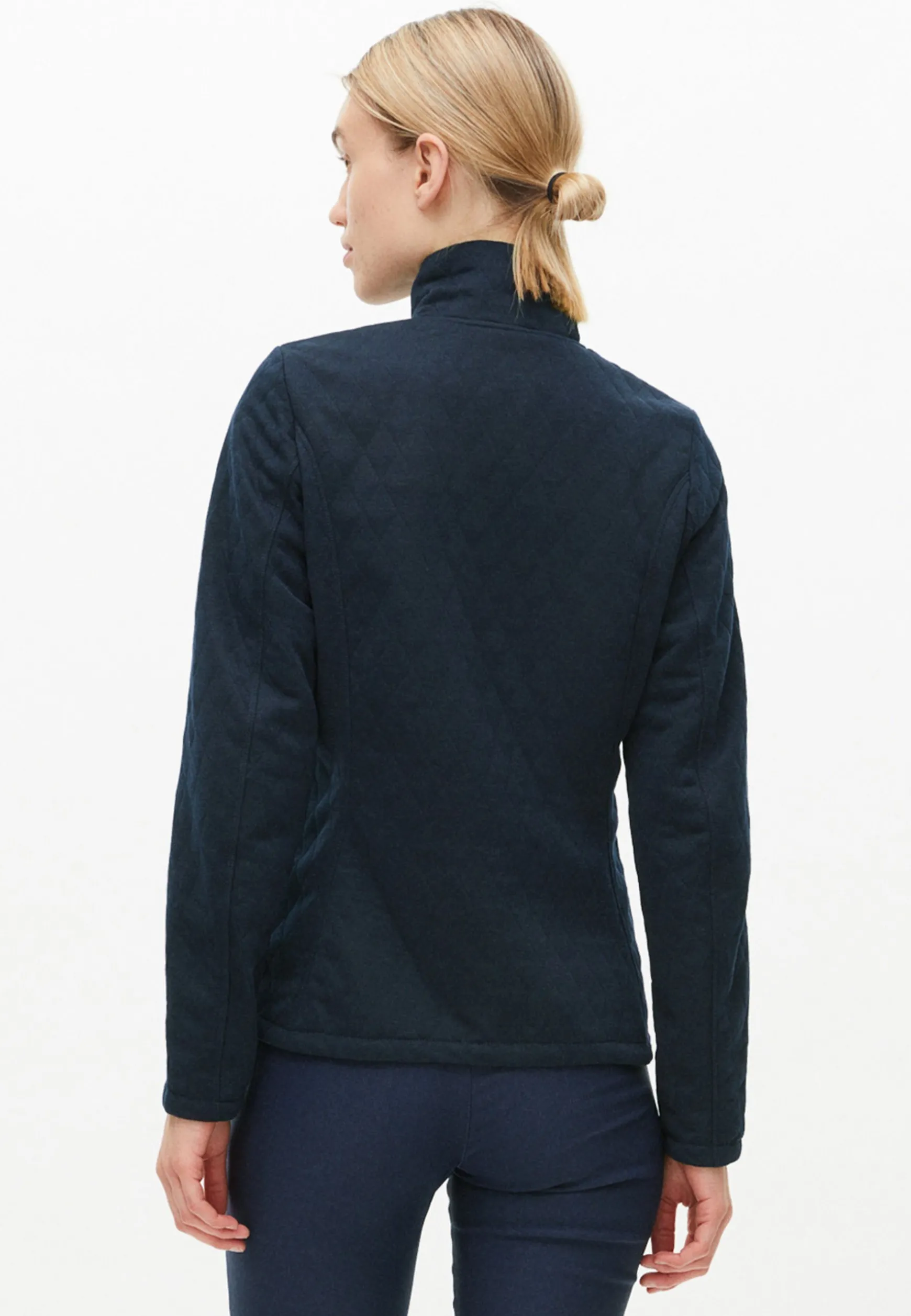leah_wind_cardigan_navy_0.webp Leah Wind Cardigan, -Röhnisch Shop