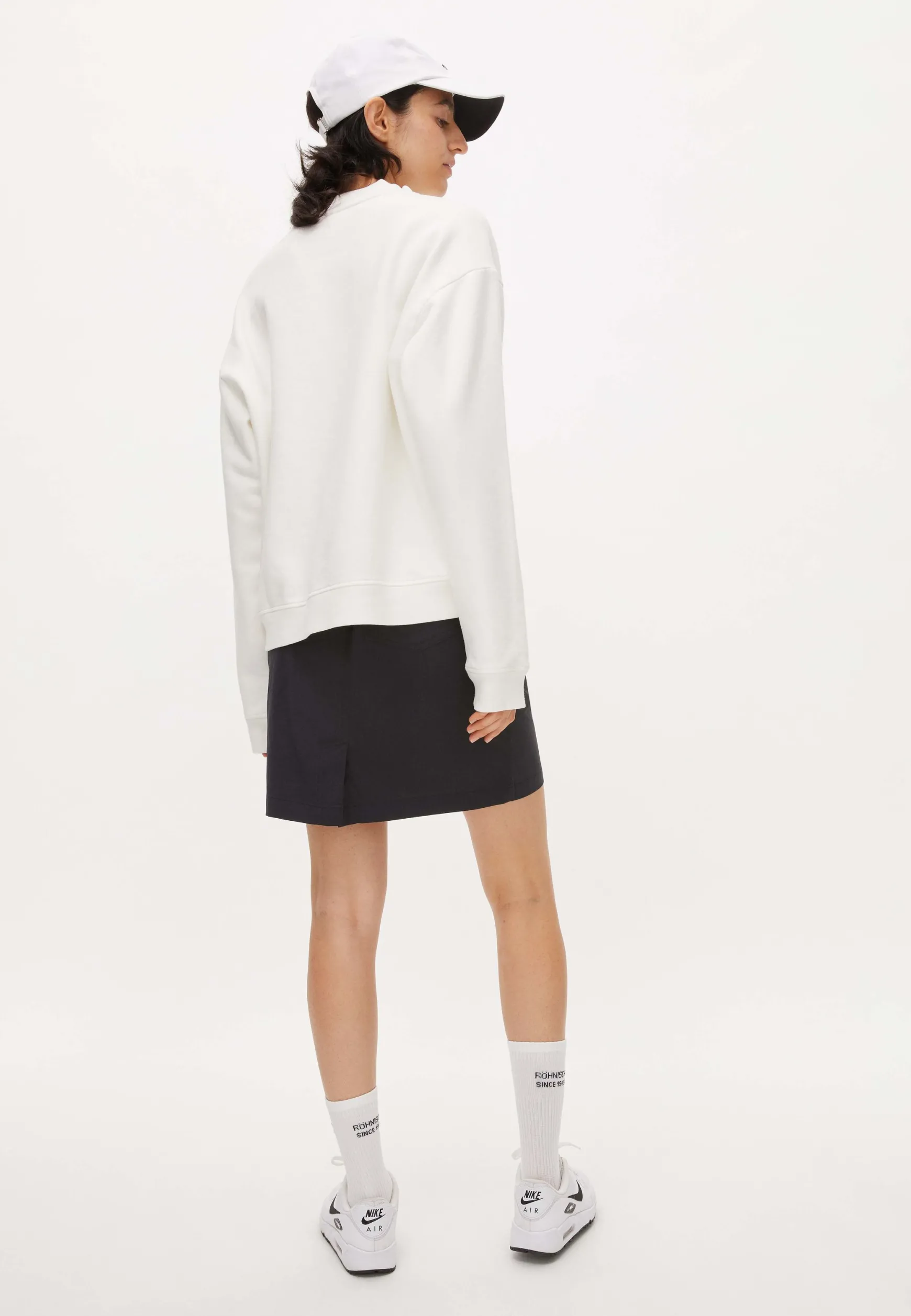 logo_sweater_white_2.webp Logo Sweater, -Röhnisch Clearance