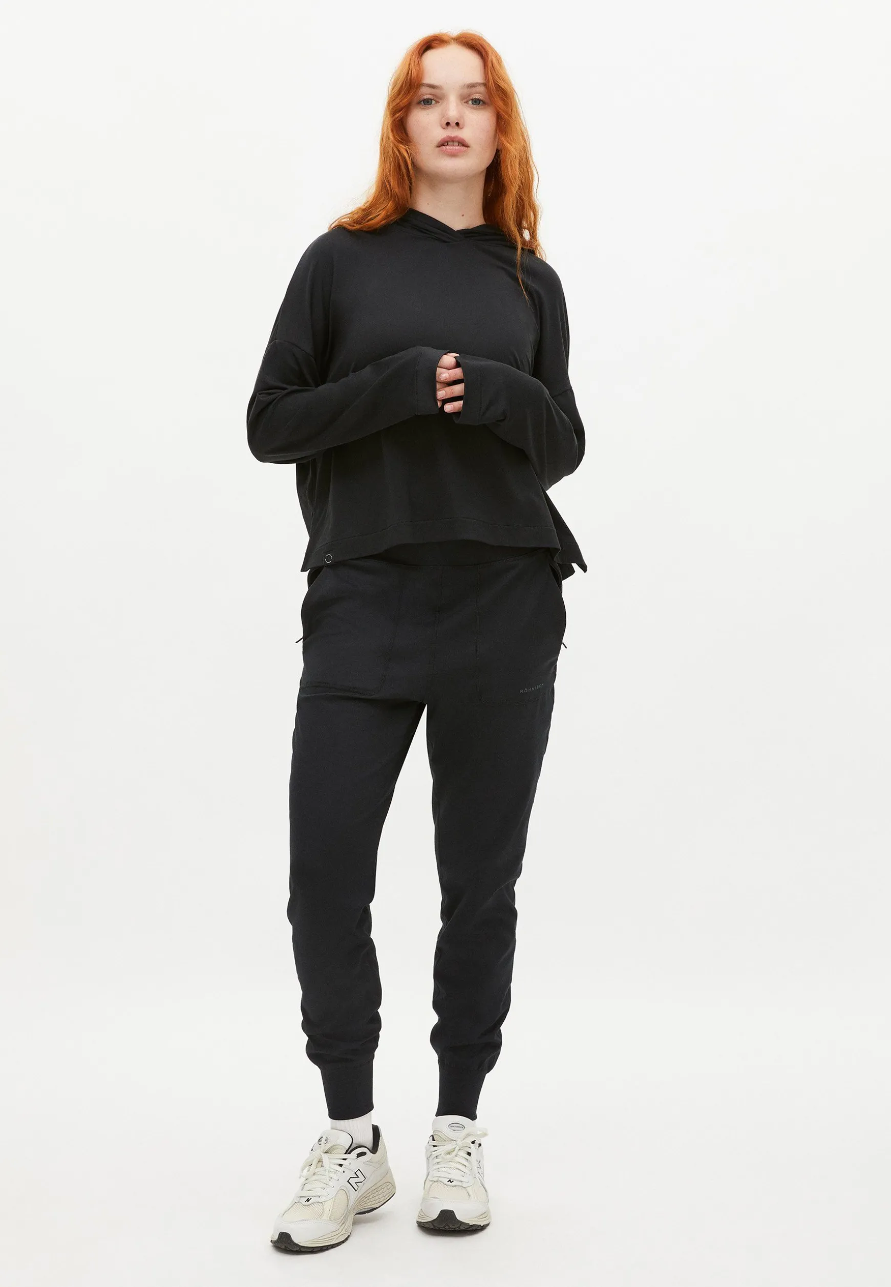 soft_cropped_hoodie_black_1.webp Soft Cropped Hoodie, -Röhnisch Outlet
