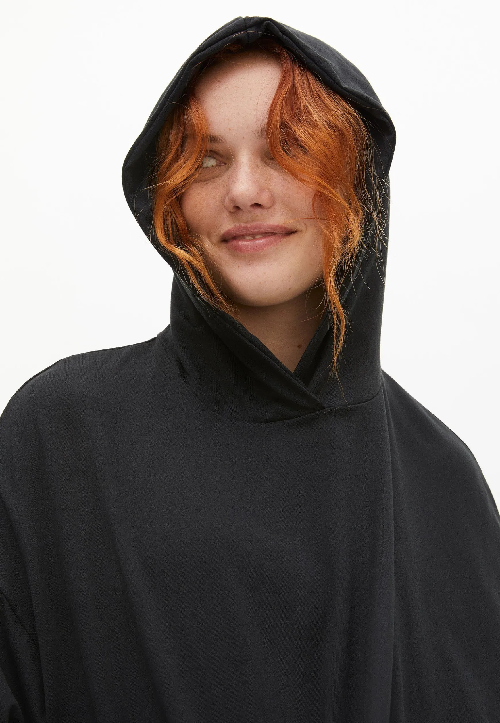 soft_cropped_hoodie_black_4.webp Soft Cropped Hoodie, -Röhnisch Outlet